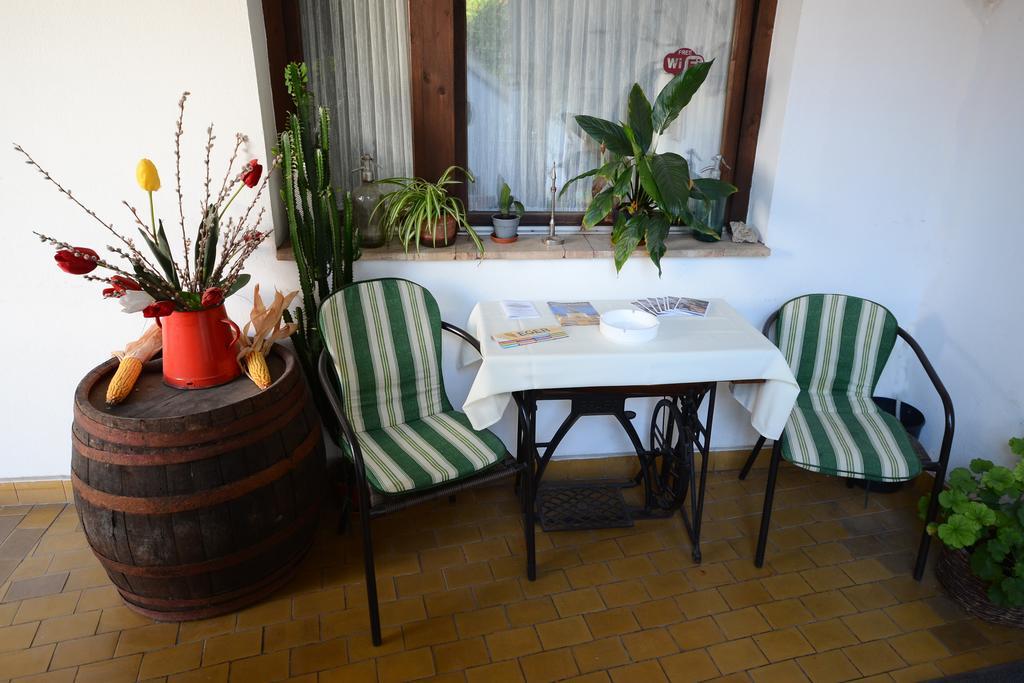 Eden Panzio Bed & Breakfast Eger Exterior photo