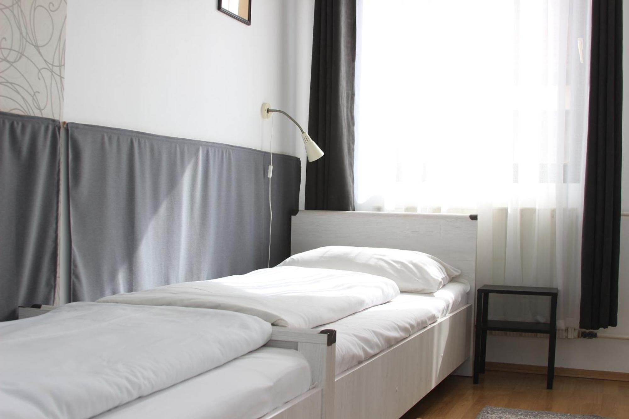 Eden Panzio Bed & Breakfast Eger Exterior photo