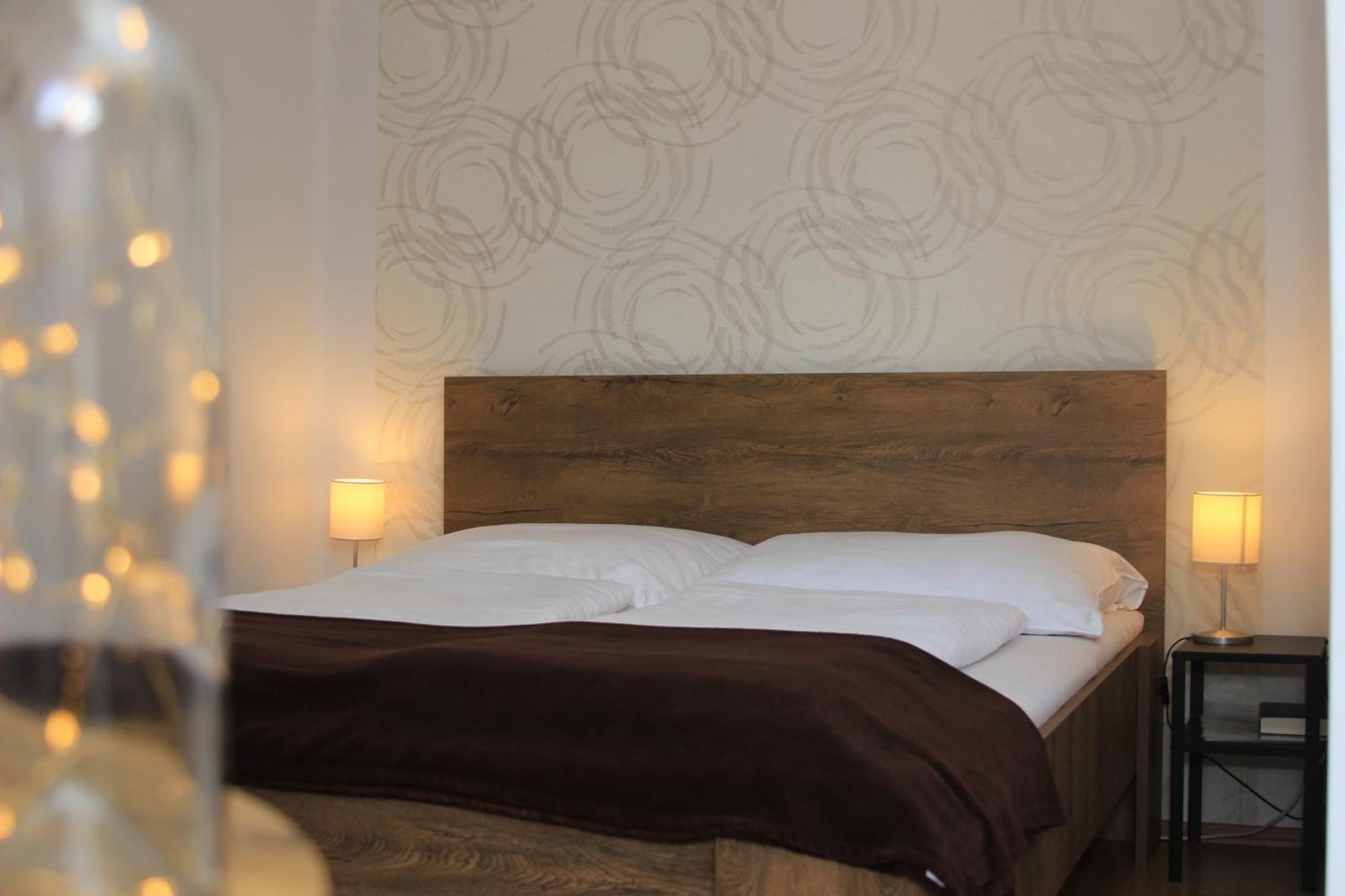 Eden Panzio Bed & Breakfast Eger Exterior photo