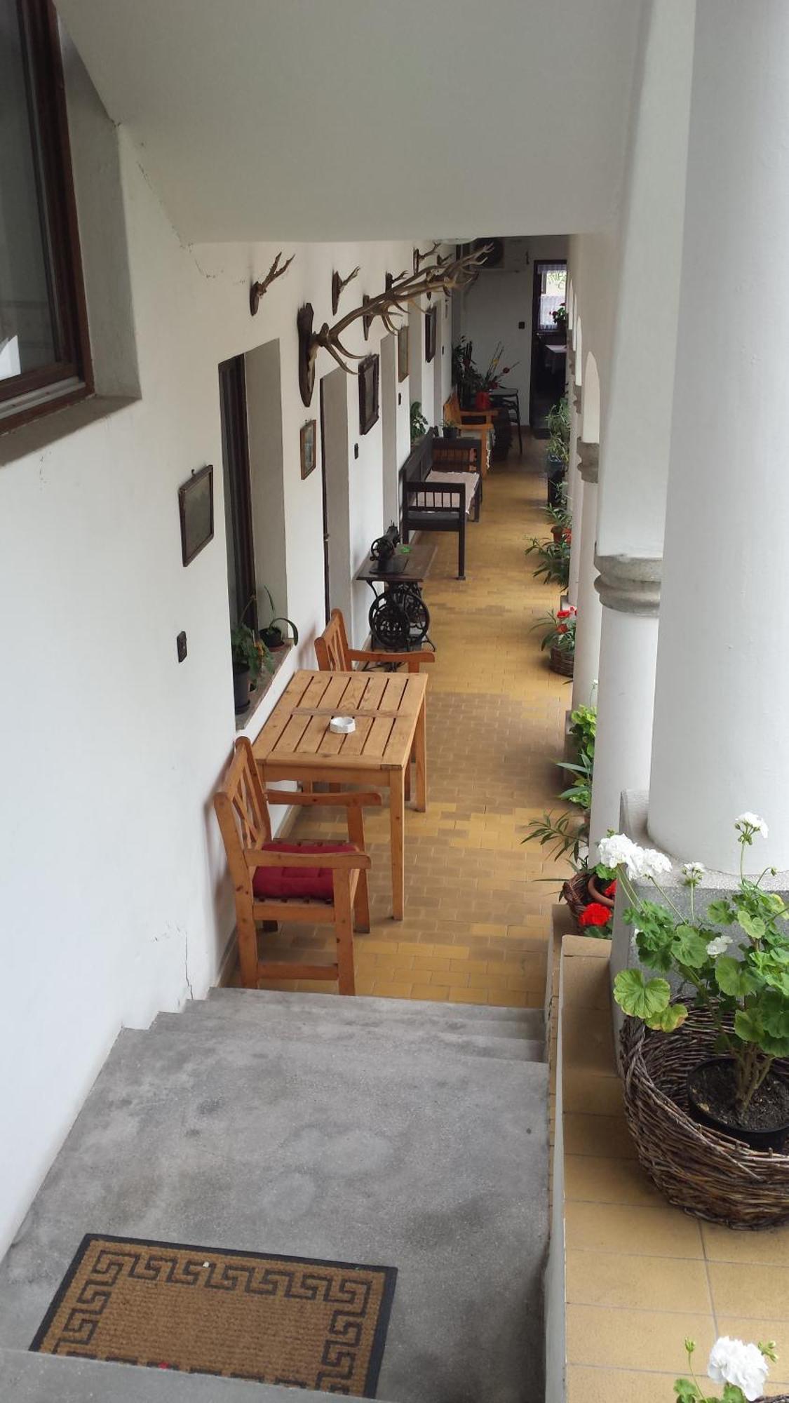 Eden Panzio Bed & Breakfast Eger Exterior photo
