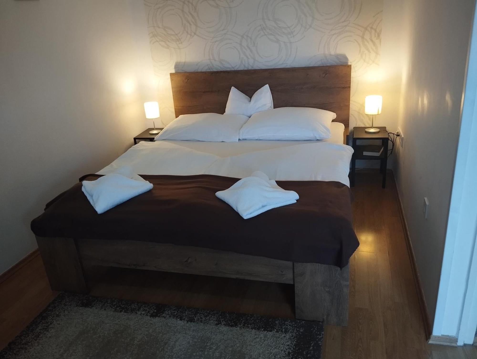 Eden Panzio Bed & Breakfast Eger Exterior photo