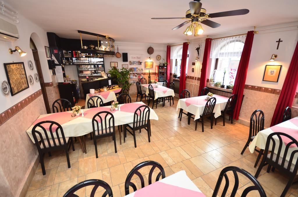 Eden Panzio Bed & Breakfast Eger Exterior photo