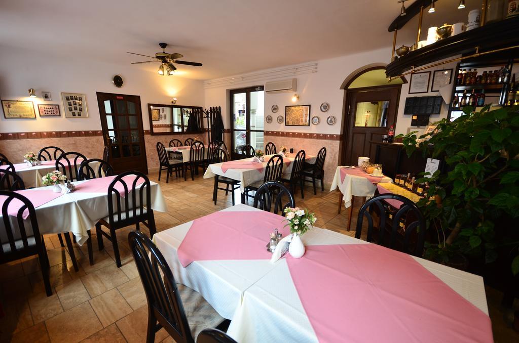 Eden Panzio Bed & Breakfast Eger Exterior photo