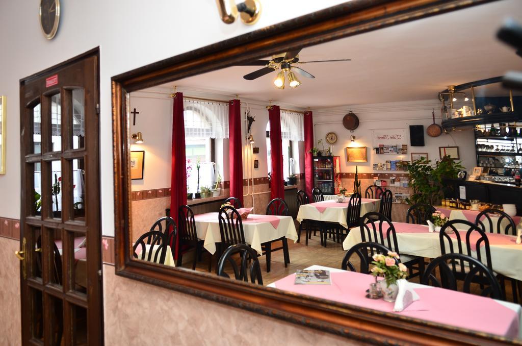 Eden Panzio Bed & Breakfast Eger Exterior photo