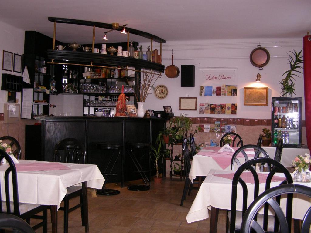 Eden Panzio Bed & Breakfast Eger Exterior photo