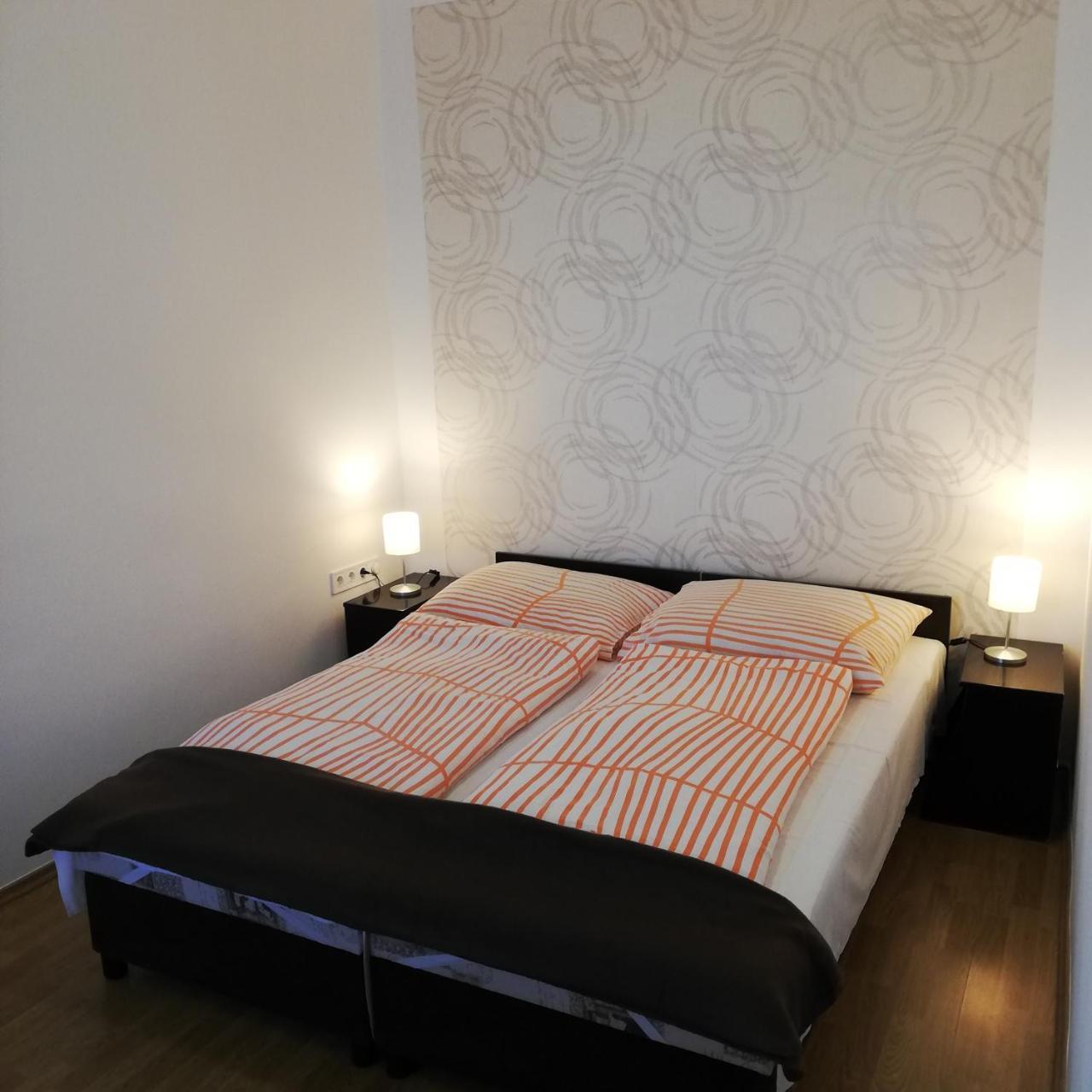 Eden Panzio Bed & Breakfast Eger Exterior photo