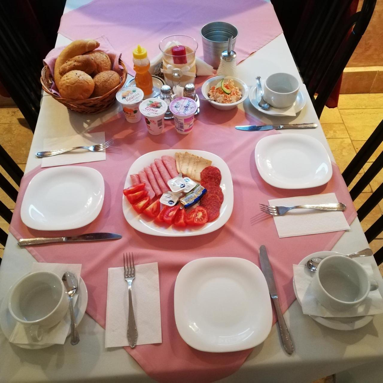 Eden Panzio Bed & Breakfast Eger Exterior photo